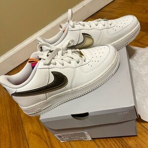 NIKE AIR FORCE 1 LOW LV8 DOUBLE SWOOSH SAIL GOLD GS
